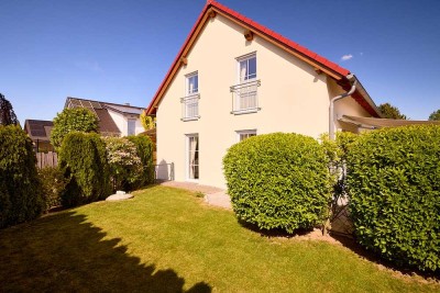 Ihr neues Zuhause im Grünen – Modernes Einfamilienhaus mit Gartenidylle in Welzheim
