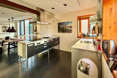 Frankfurt-Schwarnheim: Außergewöhnliche Maisonettewohnung in gesuchter Lage