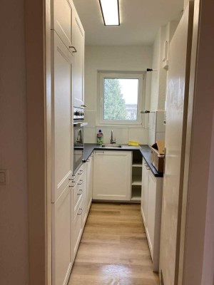 Stilvolle 3-Zimmer-Wohnung mit Balkon und Einbauküche in Frankfurt am Main