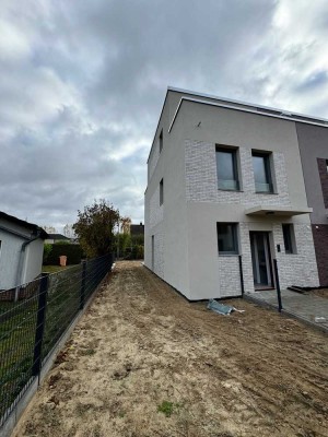 Moderne Reihenhausmittel in Berlin, Pankow