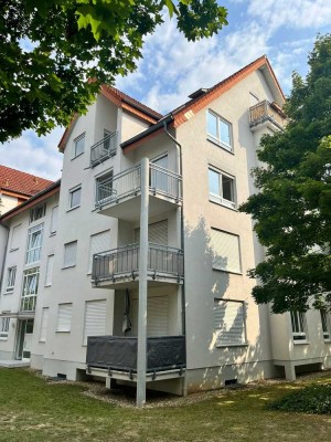 Lichtdurchflutete 2-Zimmer-Wohnung mit Balkon und Tiefgarage