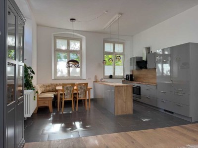 Für Senioren: Top sanierte Altstadtwohnung in zentraler Lage!
