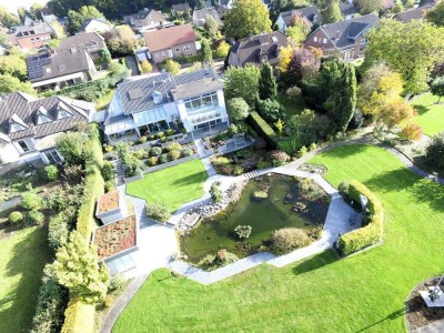 Charakteristische Split-Level Villa mit 19.677 m² großem Grundstück, Pferdehaltung möglich