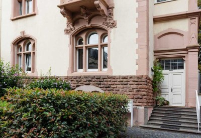 Herrschaftliche Stilaltbauwohnung mit Garten