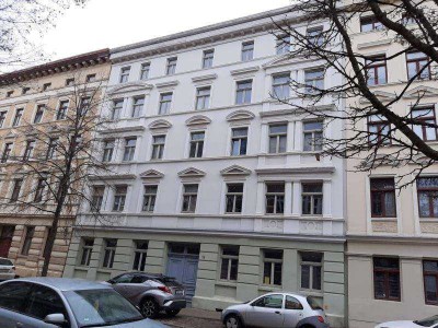 Neue Mieter gesucht für helle und großzügige 2-Raum-DG-Wohnung mit Fahrstuhl