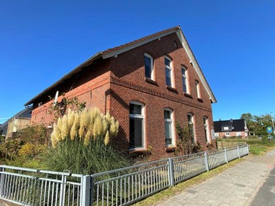 Vollvermietet! Zweiparteienhaus in zentraler, frequentierter Lage von Aurich!