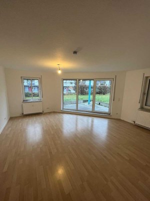 Gemütliche Terrassenwohnung saniert / EG / Neues Bad / Keller /