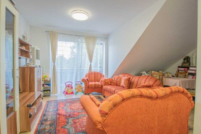 Alsdorf-Mariadorf: Gepflegte Dachgeschosswohnung mit Balkon zu vermieten! WBS erforderlich!
