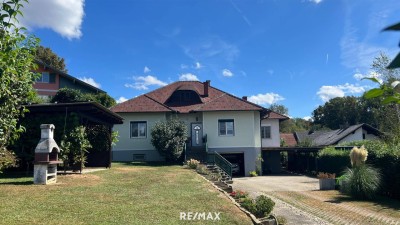 Einfamilienhaus mit schönem großen Garten - unterkellert, mit Doppelgarage, Carport, Laube und Photovoltaikanlage!