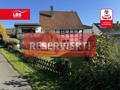Ein-Zweifamilienfachwerkhaus mit traumhaften Ausblick über Feld und Wiesen