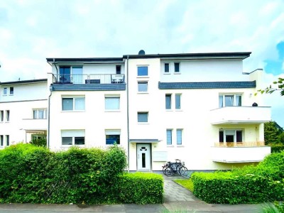 Sehr gut geschnittene 3-Zimmerwohnung mit Balkon und Stellplatz in ruhiger Seitenstraße!!