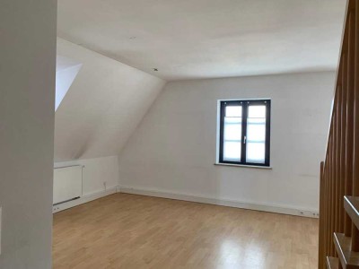 Lichtdurchflutete 3-Zimmer-Wohnung mit Galerie zu vermieten