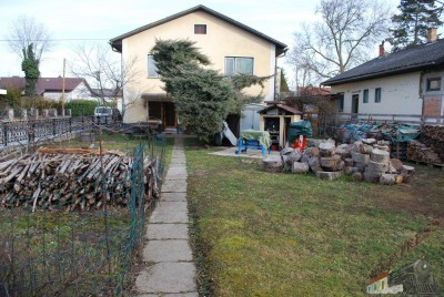 Zweifamilienhaus in sehr ruhiger Wohnsiedlung