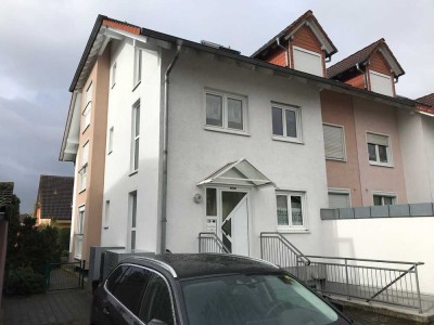 Sonnige 3 ZKB, 1. OG in Zweifamilien-Reihen-Endhaus