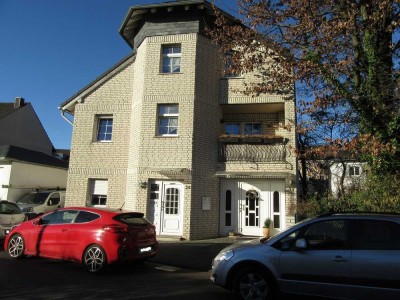 Troisdorf Oberlar ruhige Lage 4 Zi. Wohnung ca. 110 m² Wfl. mit Garten.