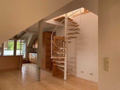 Moderne 4-Zi-Maisonette mit EBK, 3 Balkonen und Gäste WC