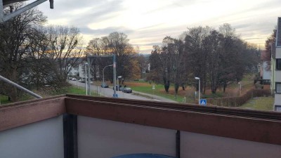 Helle 3-Zimmer-Wohnung, 2. OG · 10 Min Fußweg Zentrum