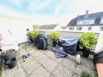 **Schöne 3 Zimmer Wohnung mit großem Balkon, Einbauküche + Stellplatz / MA-Neckarstadt Ost**