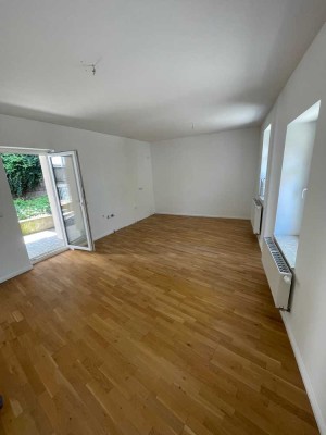 Exklusive 2-Zimmer-Wohnung mit großer Terrasse – kernsaniert, stilvoll & zentrumsnah in Apolda