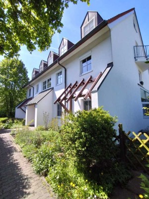 *** ab sofort + 3 Zimmer + Gartenanteil + Stellplatz + Tageslichtbad ***