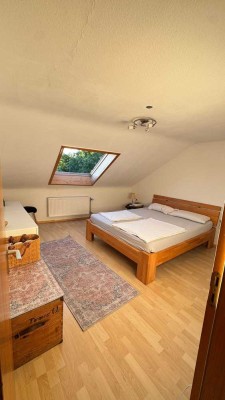 Gemütliche 3,5-Zimmer-Dachgeschosswohnung  mit Balkon ohne Provision