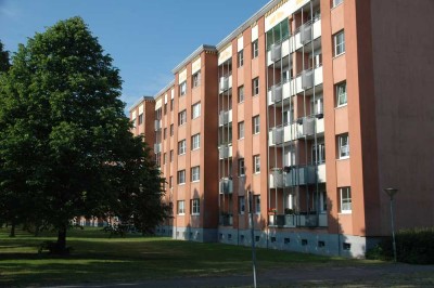 schöne 4 Zimmer-Wohnung mit Balkon im I. Obergeschoss