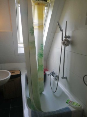 2-Zimmer-DG-Wohnung im Sterngebiet