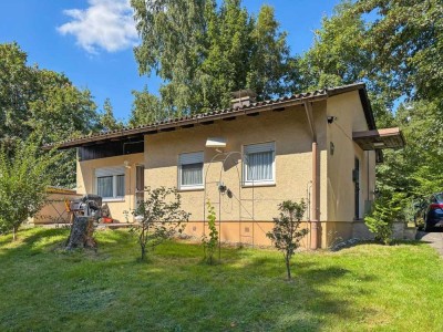 Idyllisch gelegener, kleiner Bungalow mit pflegeleichtem Garten in Fichtelberg