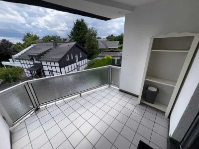Attraktive und gepflegte 2-Raum-Wohnung mit Balkon und Einbauküche in Solingen