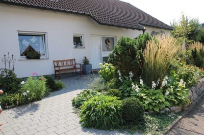 4,5-Raum-Erdgeschosswohnung mit Garten