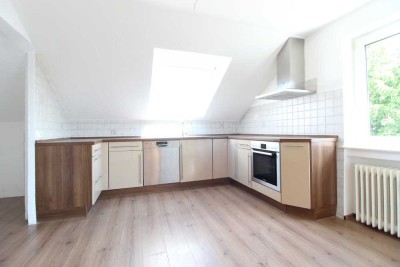 Stilvolle 4-Zimmer-DG-Wohnung mit EBK in Illertissen