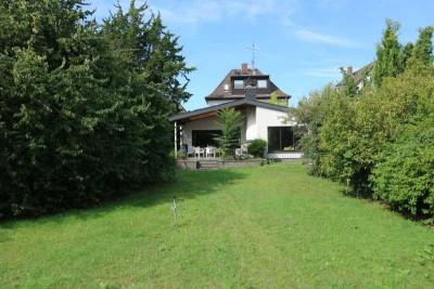 1-Fam.-Haus mit Villencharakter (teilmöbliert), Garage und großem Garten in Griesheim