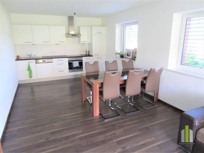 Moderne 2-Zi.-Wohnung mit Balkon – fast wie neu!