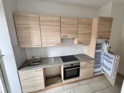 Gepflegte 4 Zimmer Wohnung mit Einbauküche!