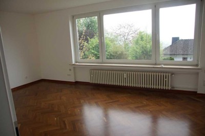 Modernisierte Wohnung mit zwei Zimmern und Einbauküche in Bad Hersfeld