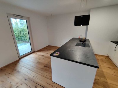 Lichtdurchflutete 3 Zimmerwohnung mit Terrasse im Ulmer Dichterviertel
