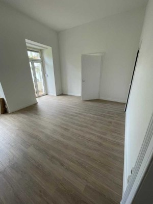 Frisch renovierte, große 2 ZKB in Bad Nauheim ab sofort zu vermieten !