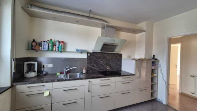 Main und Zentrum vor der Haustüre - mit Garage