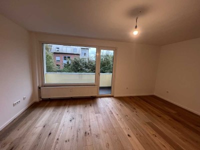 Helle Frisch Renovierte 2,5-Zi.-Wohnung mit Balkon in Ratingen