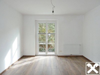 4-Zimmer Altbauwohnung mit Balkon - Innenstadtlage