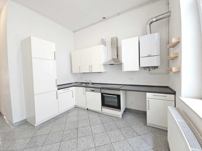 Attraktive Altbauwohnung im Herzen von Hannover mit EBK und Wintergarten