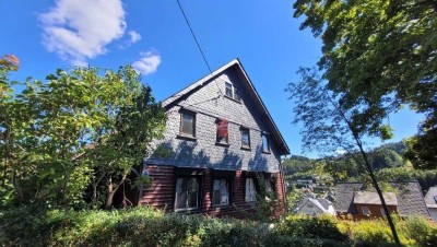 Modernes Familienhaus mit großem Garten