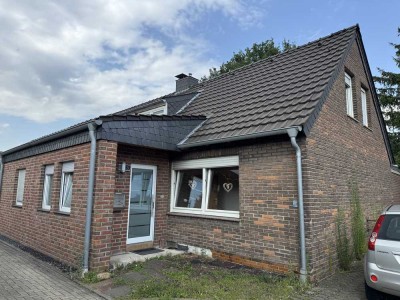 Charmante Doppelhaushälfte mit großem Garten