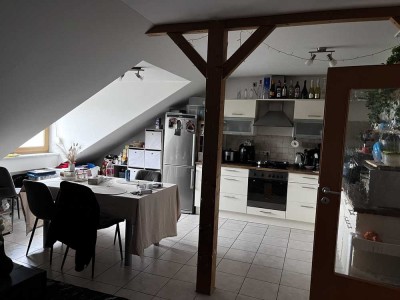 Helle DG-Wohnung in Finsing inkl. Carport und Dachboden