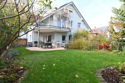 Traumhafte 4-Zimmer-Wohnung mit Garten und Terrasse