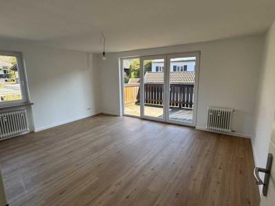 Klein aber Fein! Komplett renovierte 2 Zi.-Whg im 1. OG, mit sonn. SW-Balkon