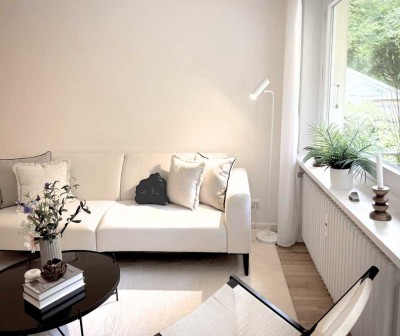 Bezugsfreie, frisch sanierte 2-Zimmer-Wohnung mit 2 Balkonen am Eilbekkanal