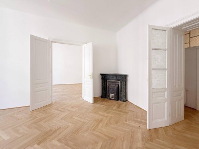 Erstbezug nach Sanierung – 4-Zimmer-Wohnung mit Balkon (134 m²)