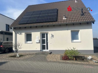 Neuwertiges, frei stehendes EFH in absolut ruhiger, familienfreundlicher Wohnlage
