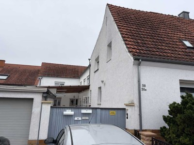 Brunnengasse: Vorderhaus vermietet, Hinterhaus mit Wohnrecht – Kapitalanlage mit großem Garten